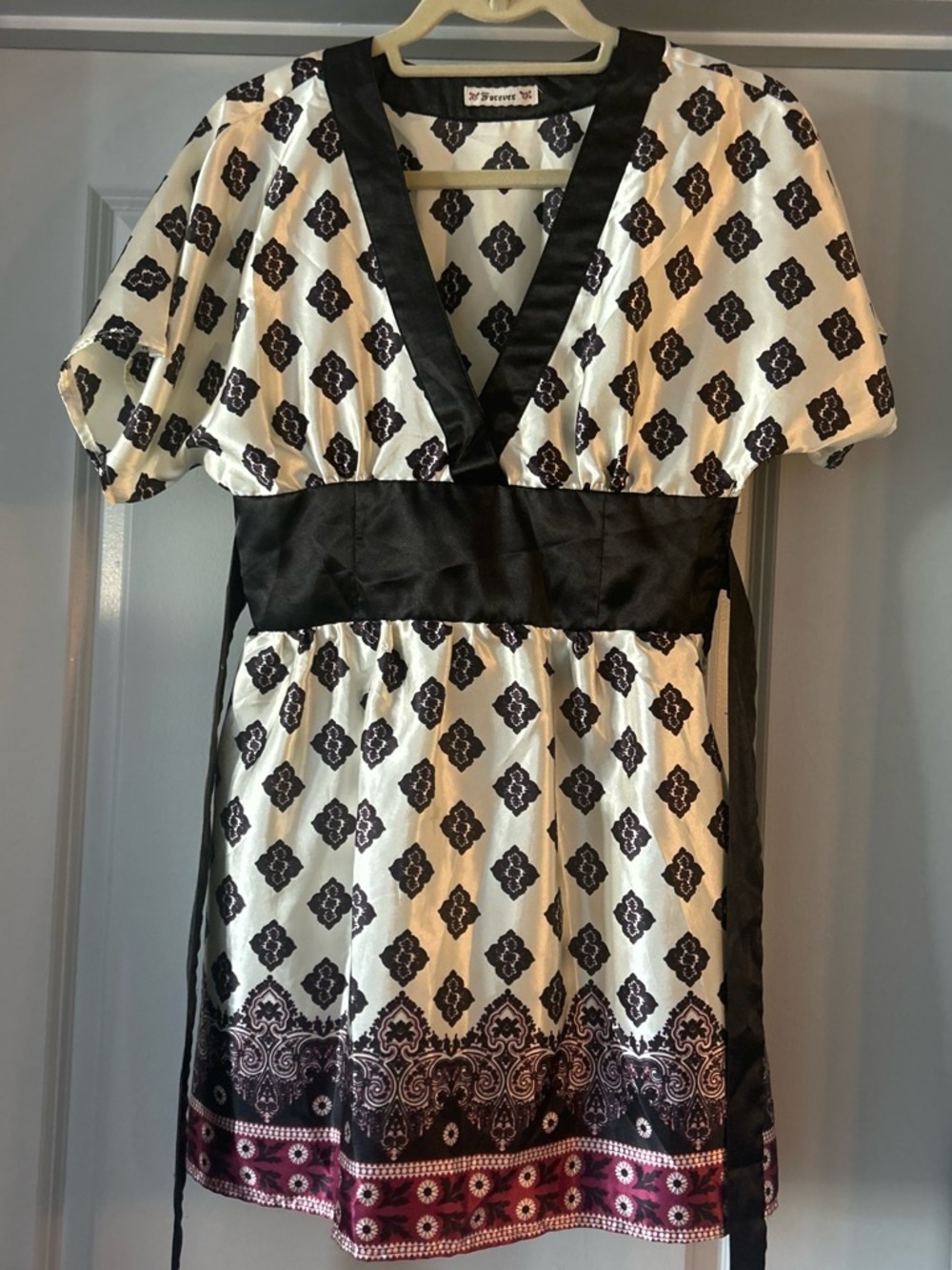 Forever 21 White and Black Patterned Mini Dress with Burgundy Border